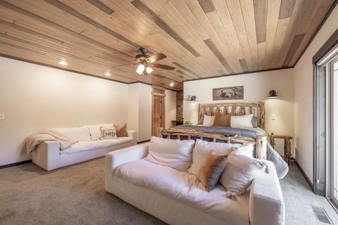 Tiny photo for 1605 Shenandoah Way, Big Bear Lake, CA 92314 (MLS # IG25245860)