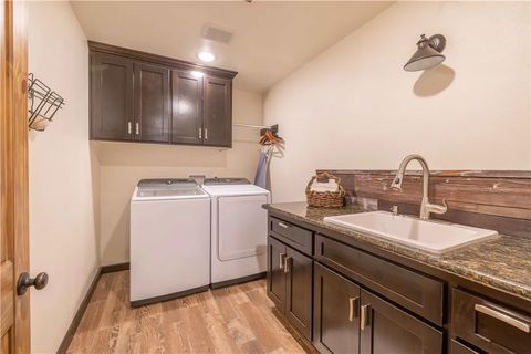 Tiny photo for 1605 Shenandoah Way, Big Bear Lake, CA 92314 (MLS # IG25245860)