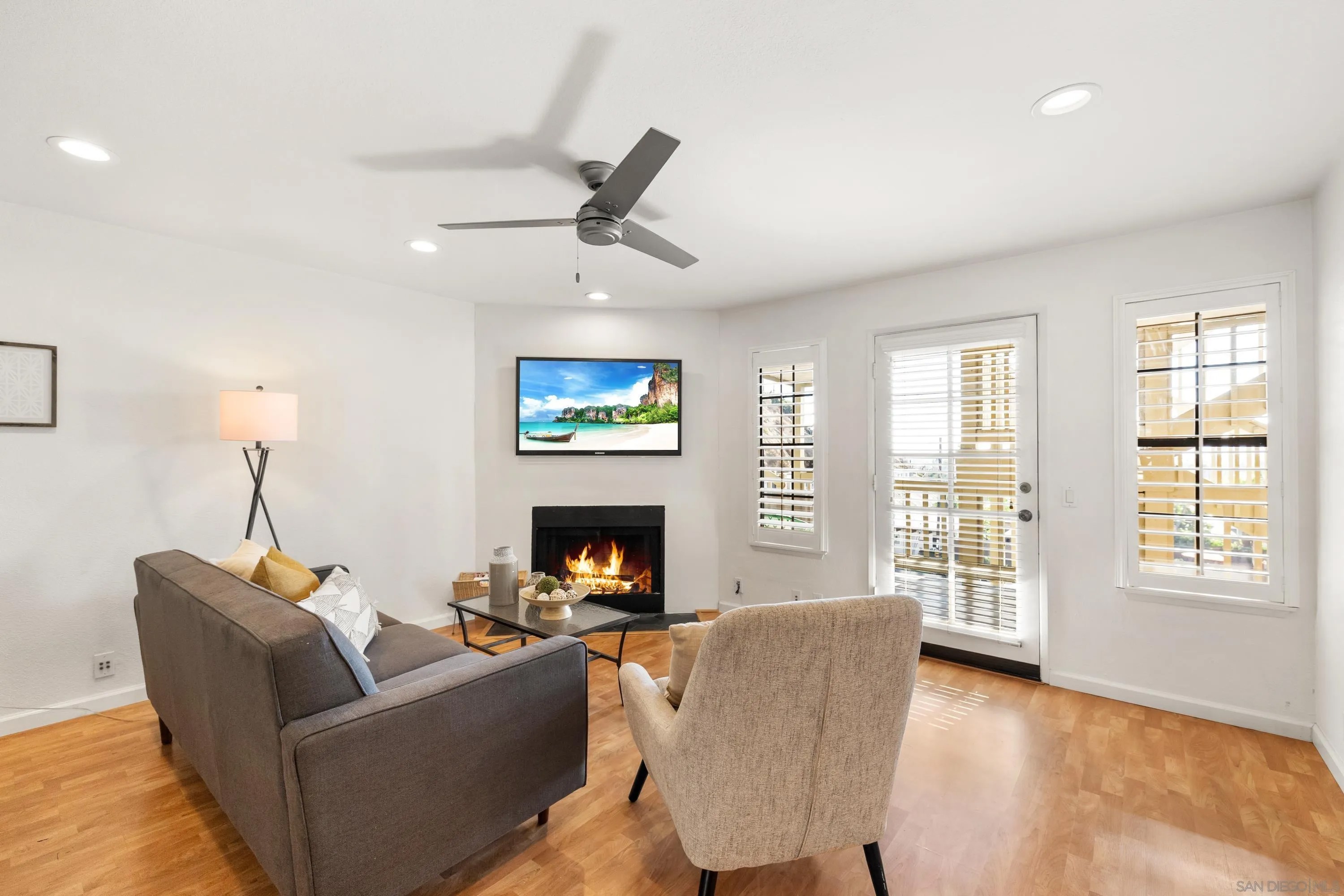 3961 Hortensia St H4