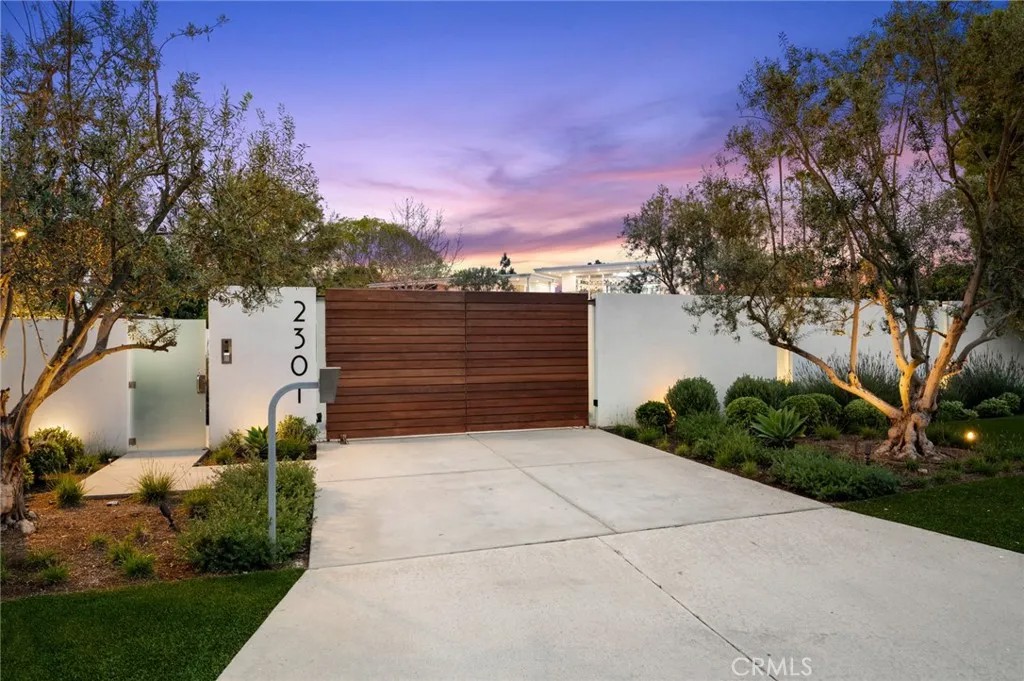 2301 Santiago Drive