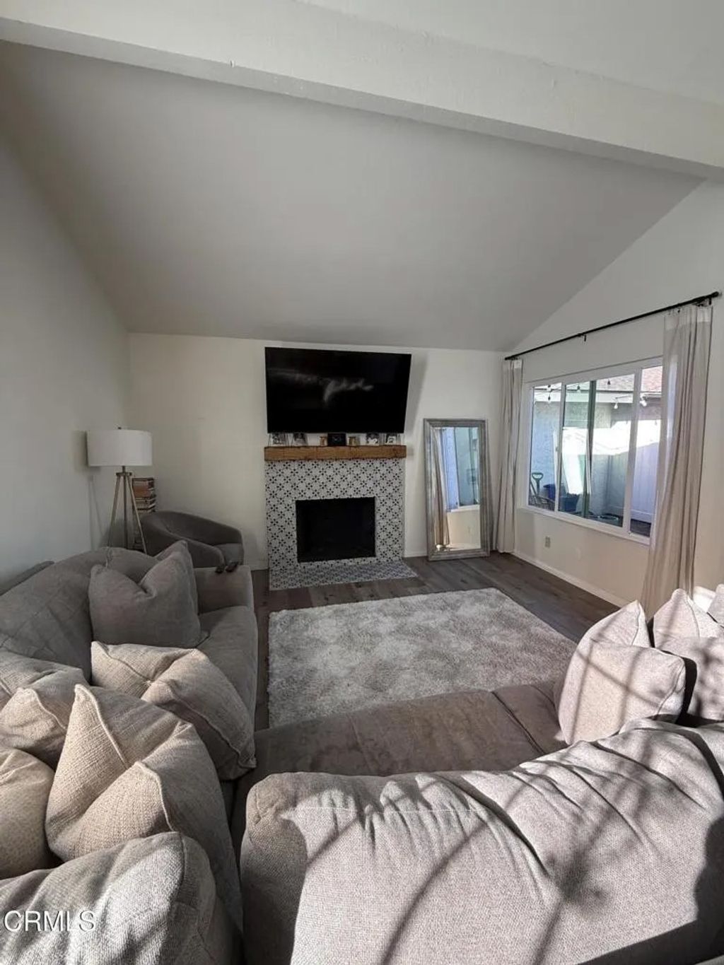 Photo of 582 Holly Avenue, Oxnard, CA 93036 (MLS # V1-35143)