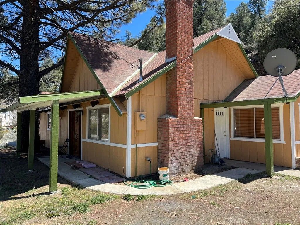 Photo of 6516 Lakeview Drive, Frazier Park, CA 93225 (MLS # SR26076879)