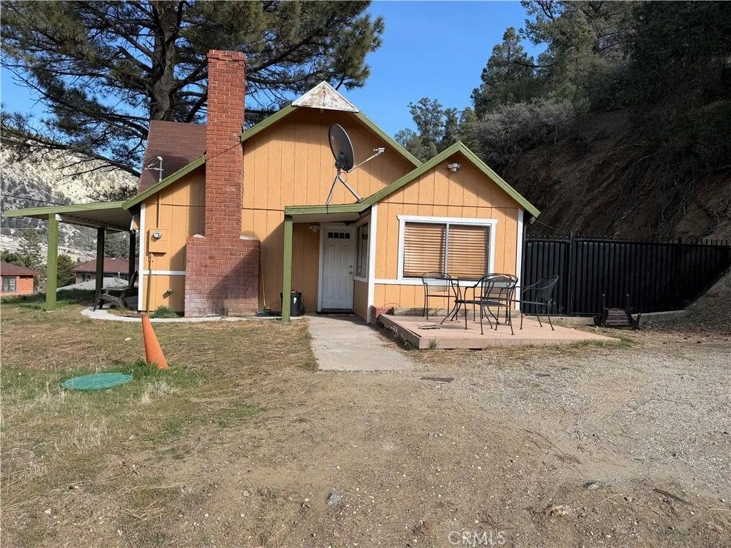Photo of 6516 Lakeview Drive, Frazier Park, CA 93225 (MLS # SR26076879)