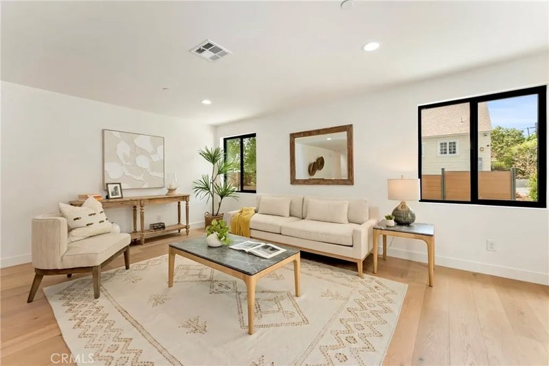 182 W Highland Avenue