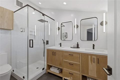 Photo of 5208 Woodman Ave, Sherman Oaks, CA 91401 (MLS # SR26038751)