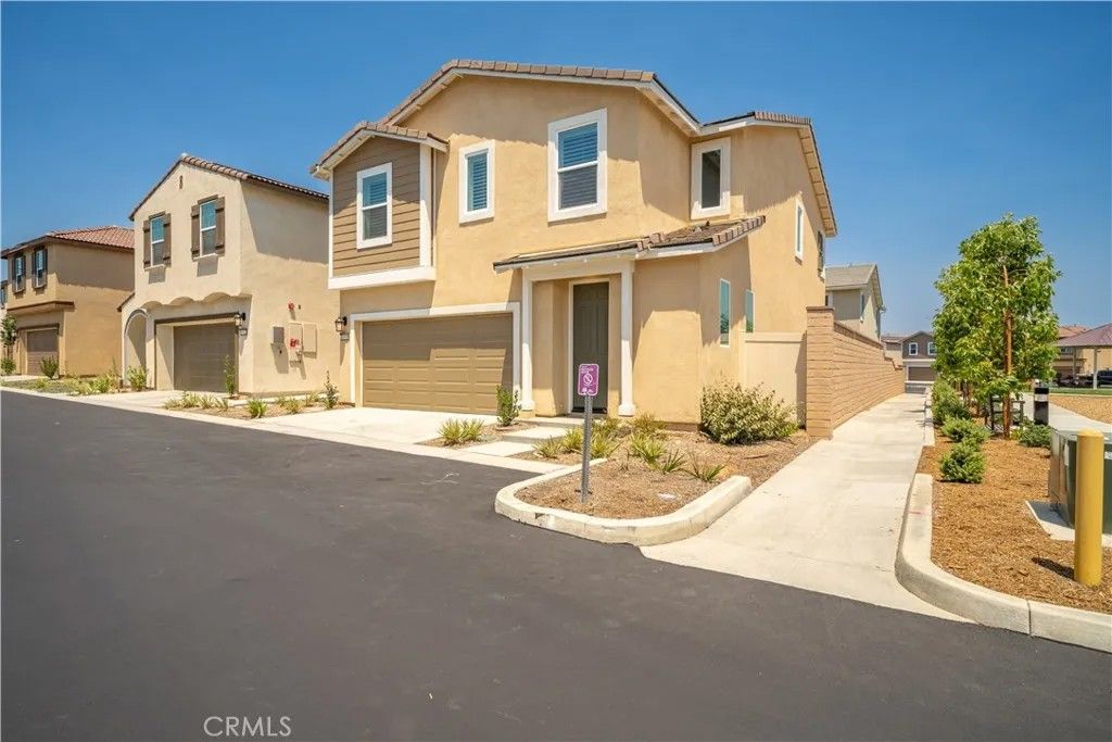 Photo of 30330 Spineflower Street, Murrieta, CA 92563 (MLS # CV25183438)