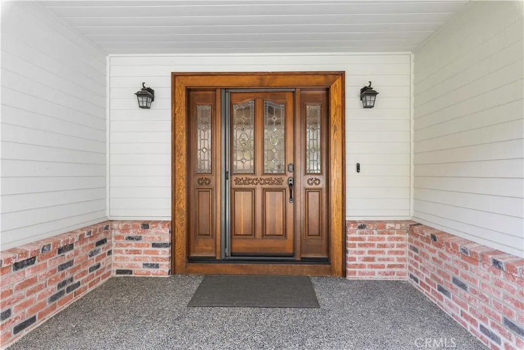 8641 Paradise Valley Boulevard