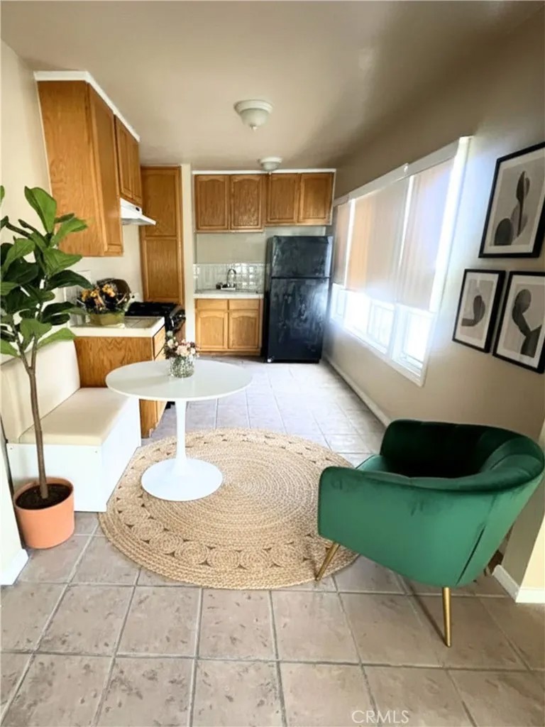 7319 S Normandie