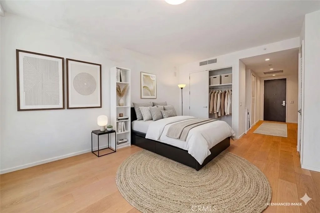 877 Francisco St 1717