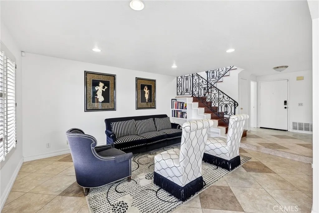 6800 Cedarbark Court