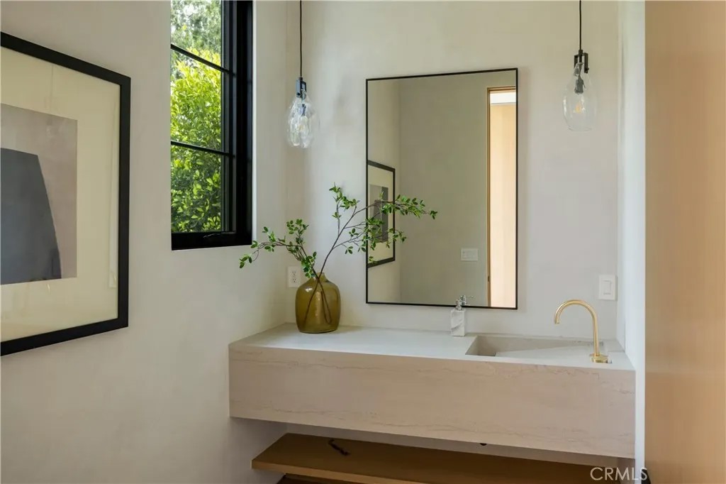 4245 Bellaire Avenue