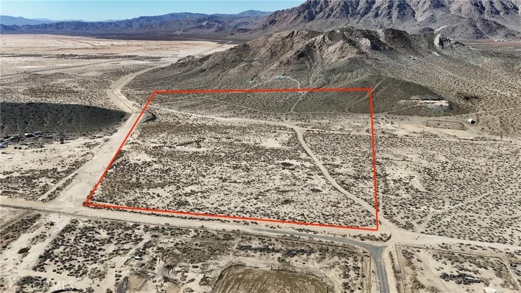 Photo of 798 Verdugo, Lucerne Valley, CA 92356 (MLS # HD26026225)