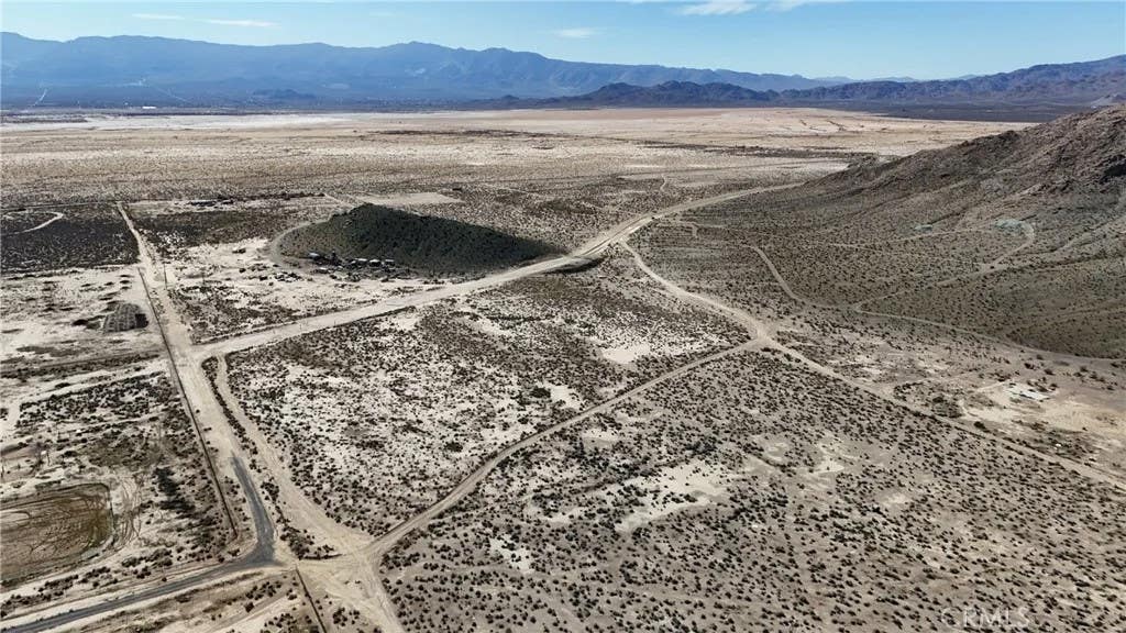 Photo of 798 Verdugo, Lucerne Valley, CA 92356 (MLS # HD26026225)