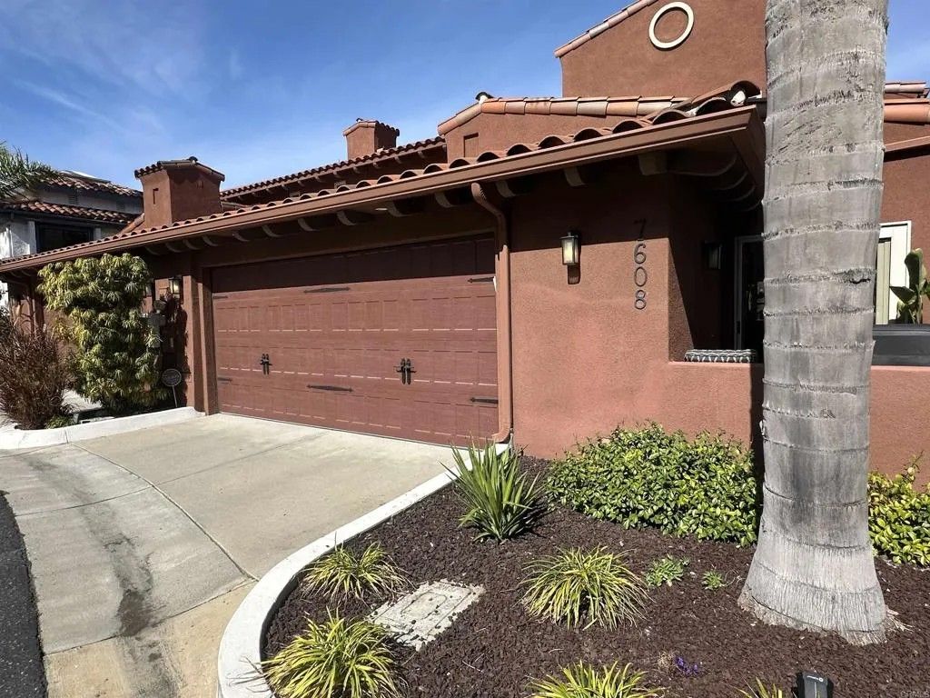 Photo of 7608 Camino Abierto, Carlsbad, CA 92009 (MLS # NDP2601687)