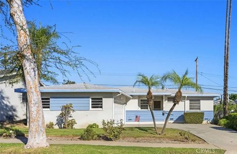 Photo of 410 N Fonda St, La Habra, CA 90631 (MLS # OC25245466) Photo of 410 N Fonda St, La Habra, CA 90631 (MLS # OC25245466)
