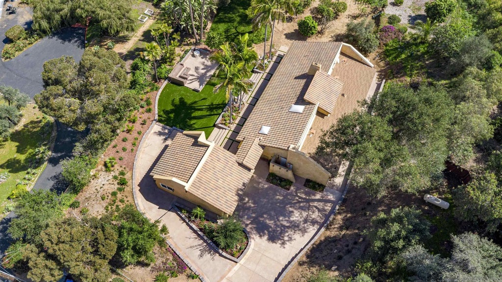 Photo of 1315 Macadamia Drive, Fallbrook, CA 92028 (MLS # 260014479)
