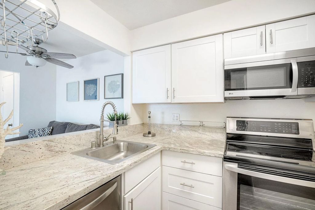 Photo of 1337 Caminito Gabaldon #H, San Diego, CA 92108 (MLS # 260009991)