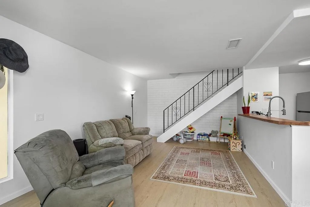9851 Mission Viejo Ct 3