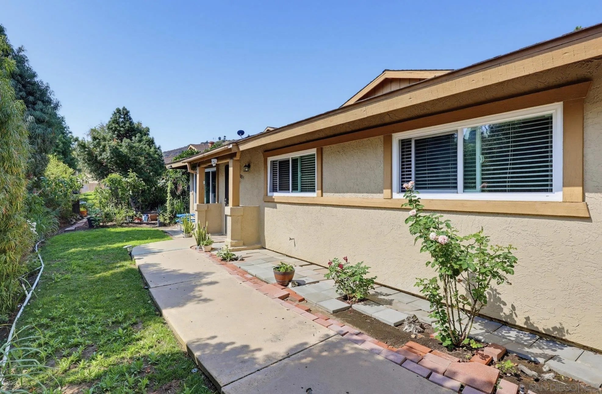 8035 Calle Fanita