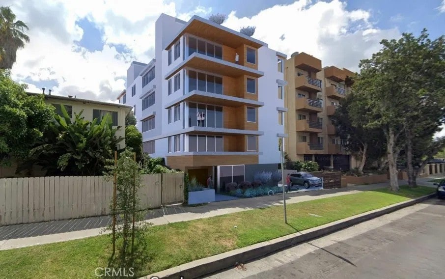 350 N Hayworth