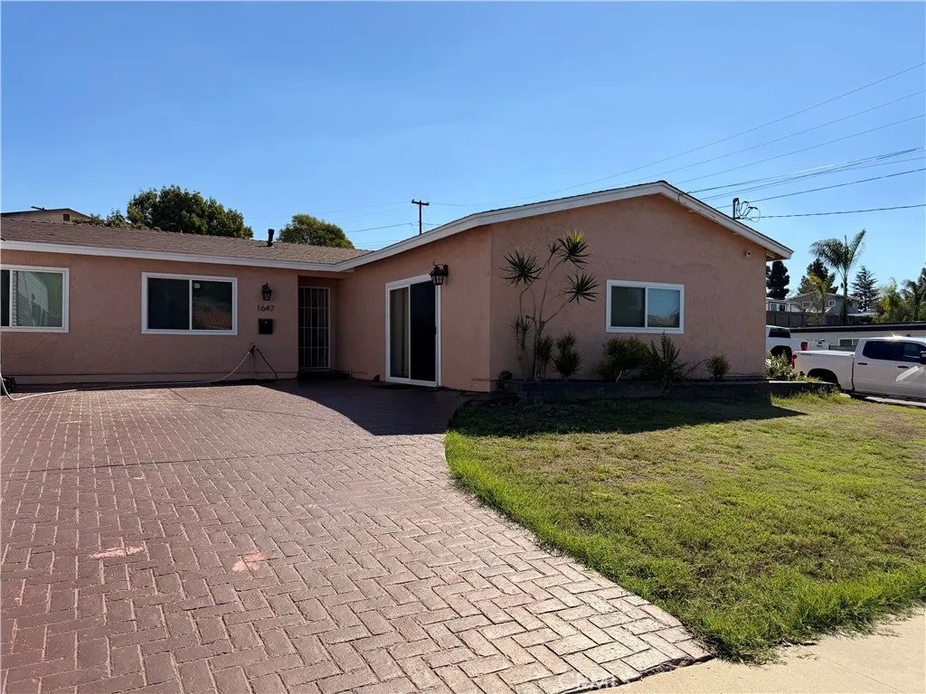 Photo of 1647 Melrose AVE, Chula Vista, CA 91911 (MLS # SW26231764)