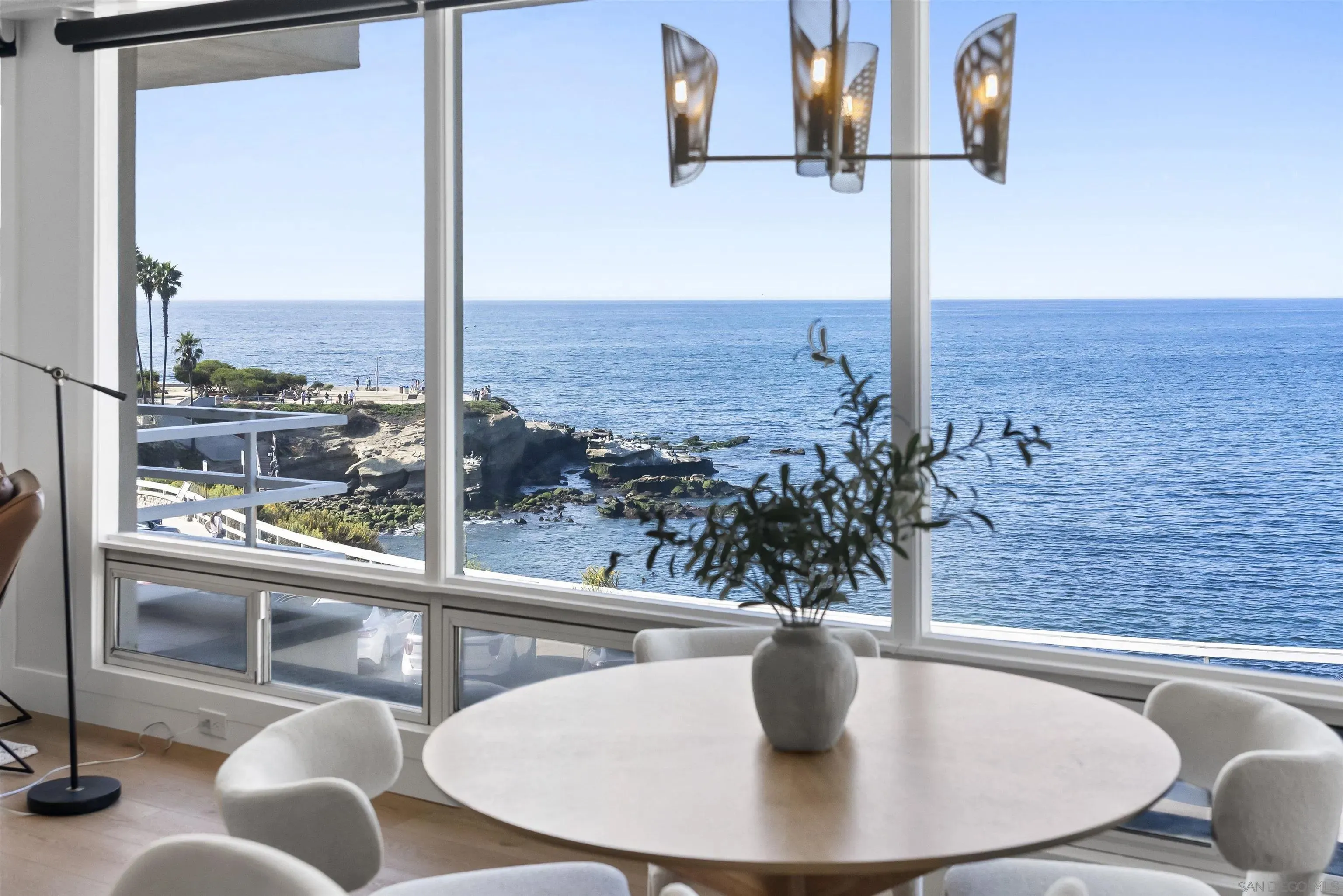 La Jolla, California 92037, United States, 2 Bedrooms Bedrooms, ,2 BathroomsBathrooms,Residential,Active,215695