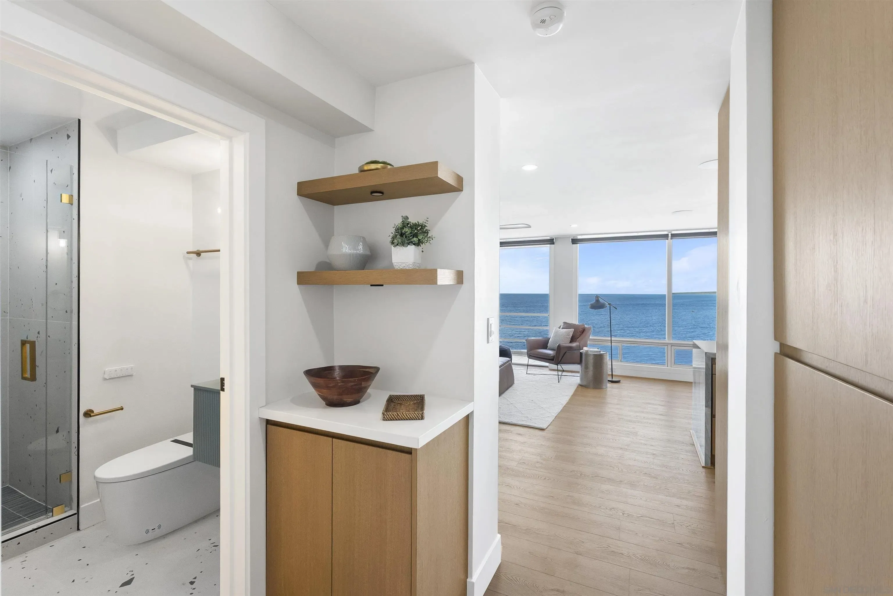 La Jolla, California 92037, United States, 2 Bedrooms Bedrooms, ,2 BathroomsBathrooms,Residential,Active,215695