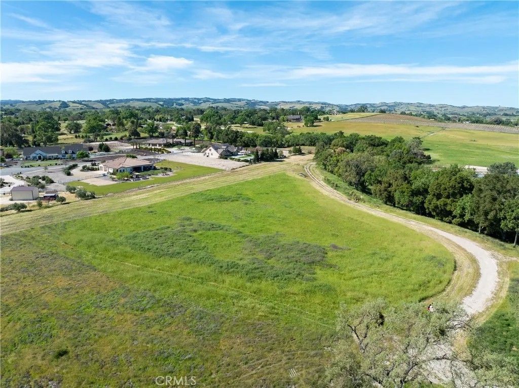 Photo of 8 Championship Lane, Templeton, CA 93465 (MLS # NS26065342)