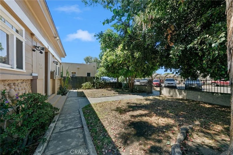 1636 N Stanton