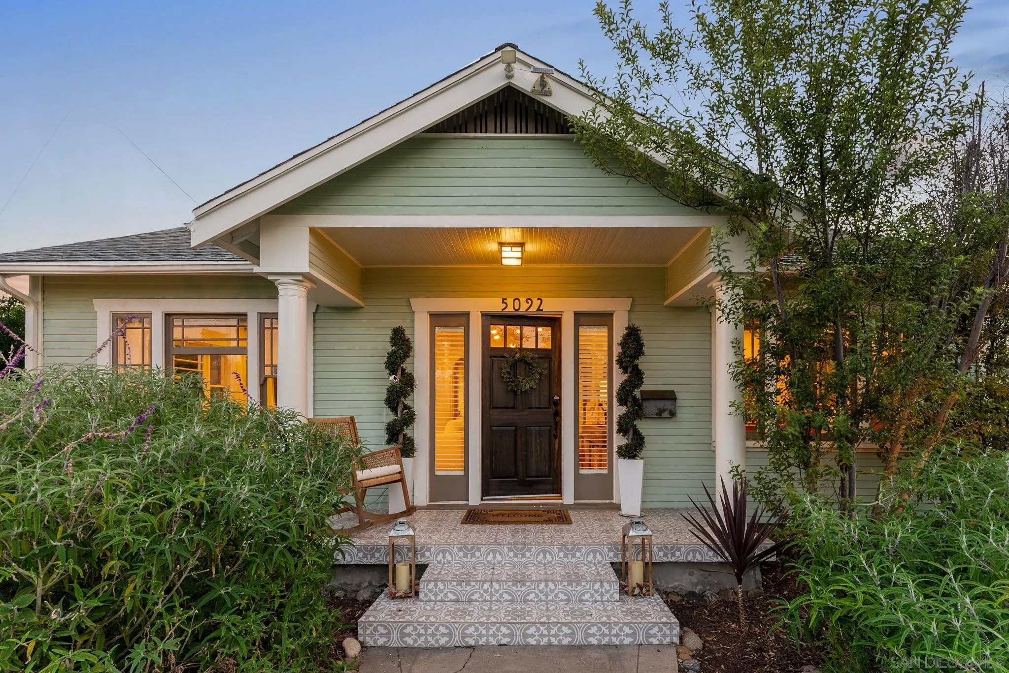 5092 E Mountain View Drive
