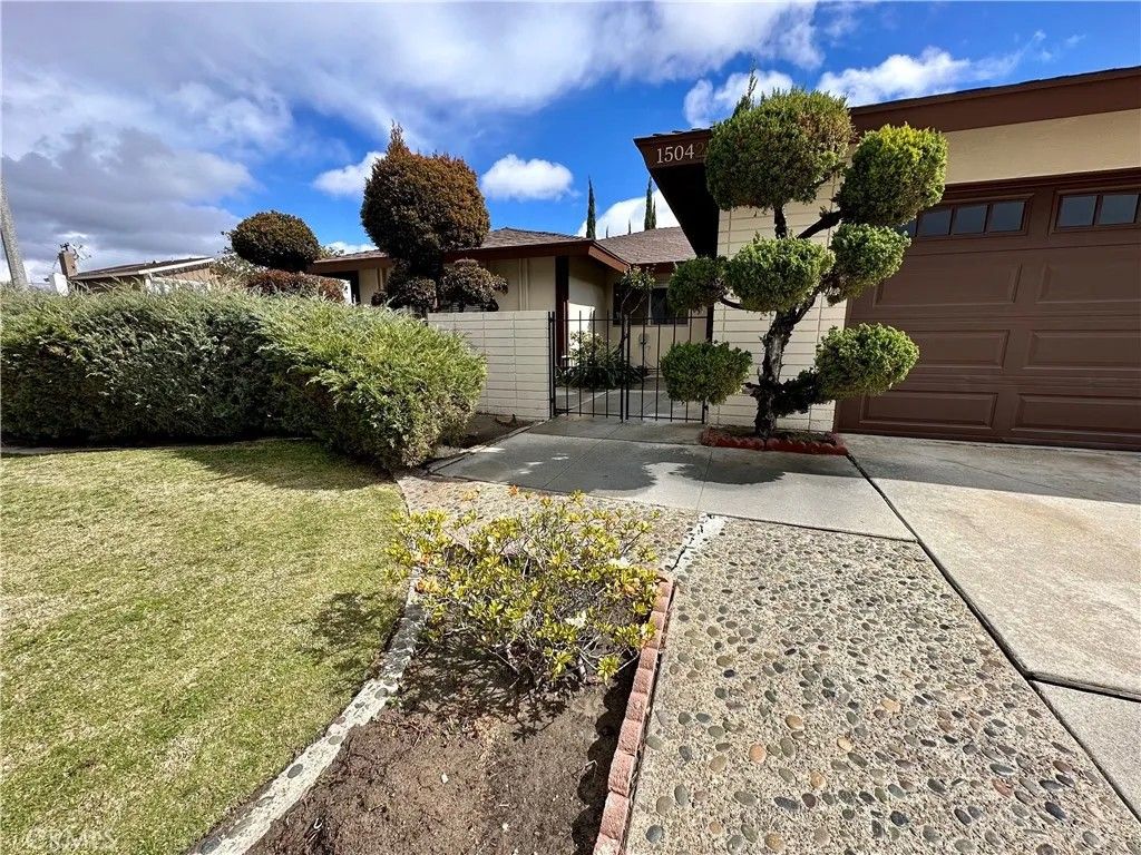 Photo of 15042 Temple Street, Westminster, CA 92683 (MLS # OC26075200)