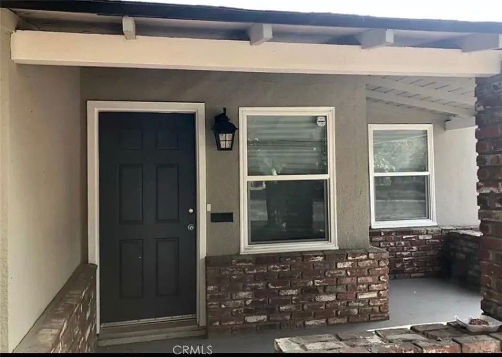 Photo of 704 N Garden St, Visalia, CA 93291 (MLS # OC26009071)