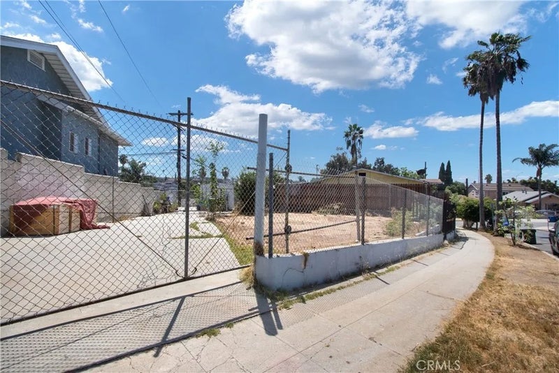 2505 Chelsea