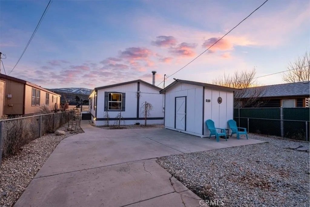 Photo of 45935 Parkway Dr, Big Bear Lake, CA 92314 (MLS # IV25278984)