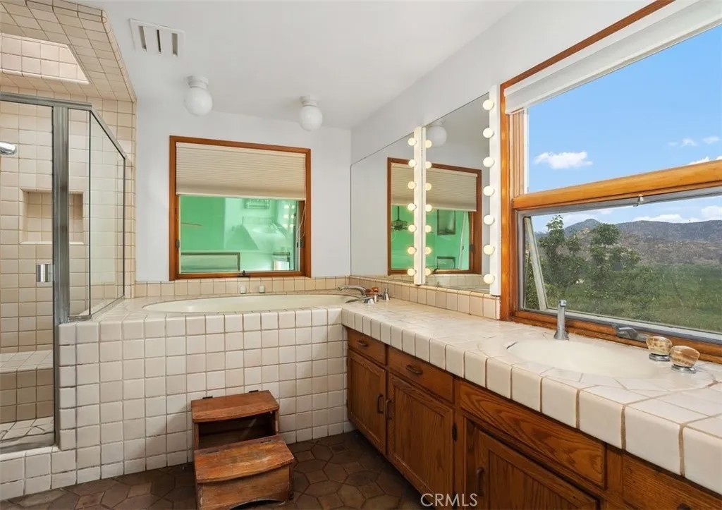 3264 SHEARER CROSSING
