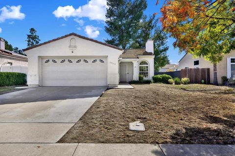 Photo of 32579 Strigel Ct, Temecula, CA 92592 (MLS # 250044116)