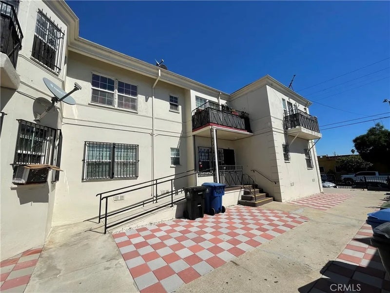421 N Mott