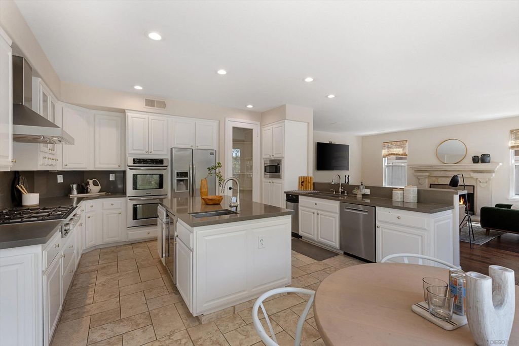 Photo of 1405 Cressa Ct, Carlsbad, CA 92011 (MLS # 260008649)