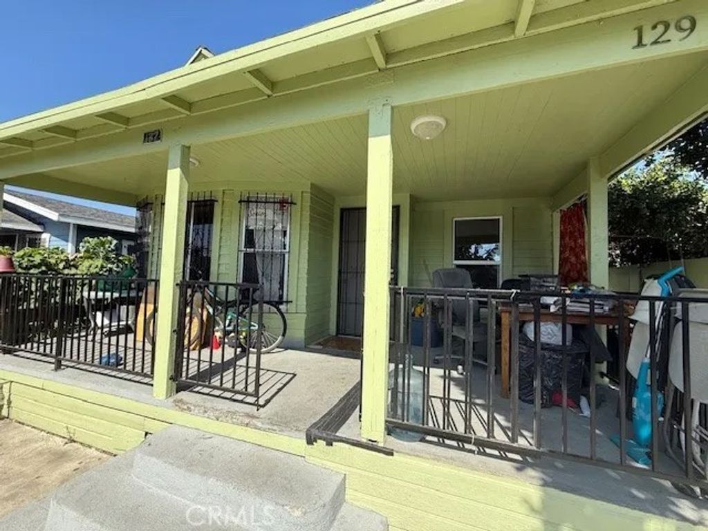 Photo of 127 E 81st St, Los Angeles, CA 90003 (MLS # DW26055498)