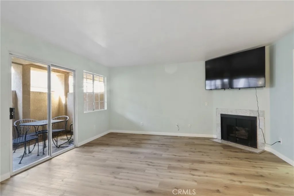 1215 N San Gabriel 107