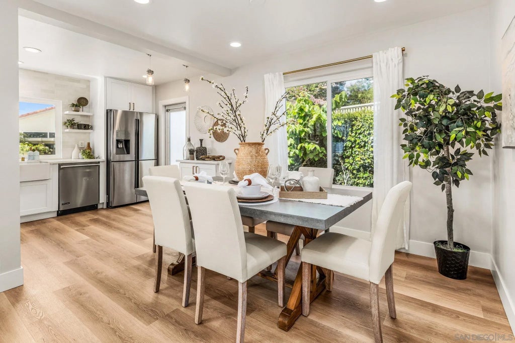 Photo of 808 Caminito Azul, Carlsbad, CA 92011 (MLS # 260013662)