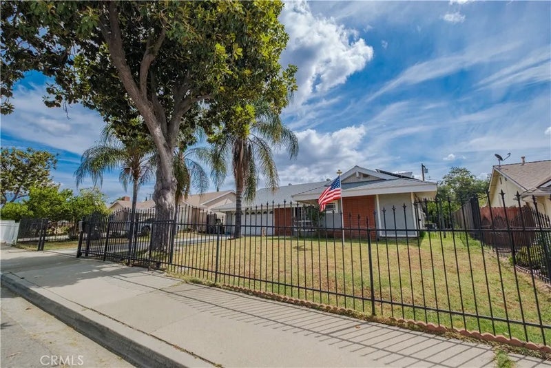 1938 Marigold St