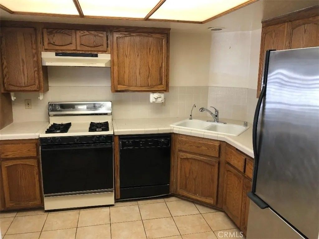 Photo of 2248 Del Mar #3, Montrose, CA 91020 (MLS # CV25273651)