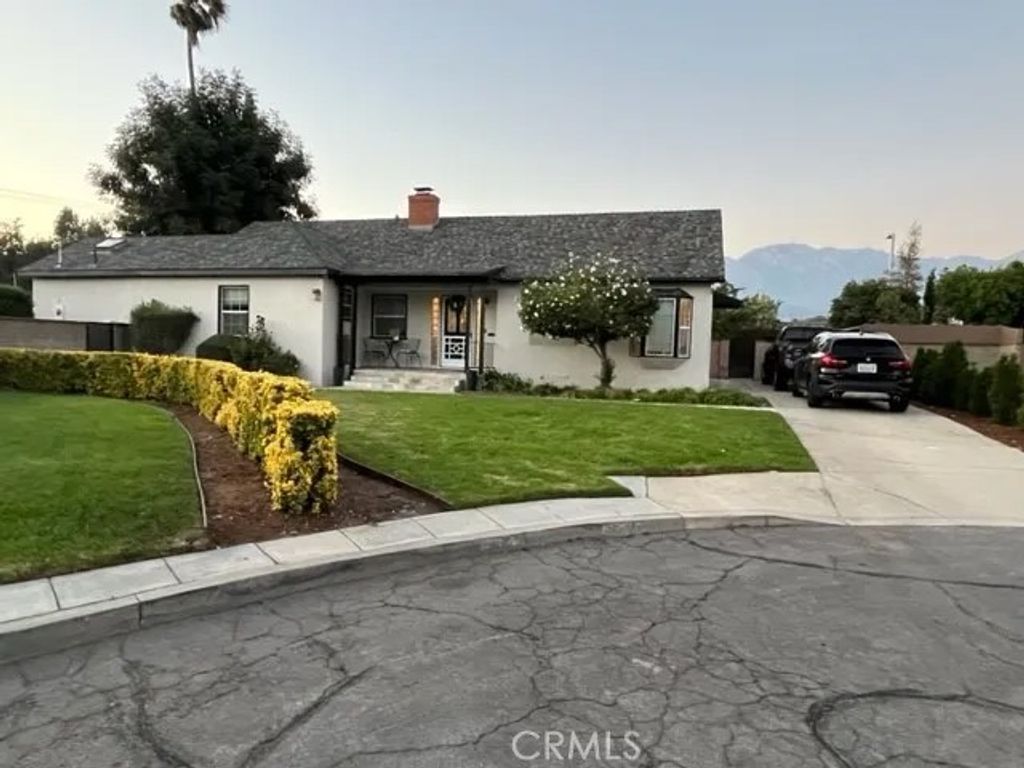 Photo of 935 N 1st Ave, Upland, CA 91786 (MLS # CV26059347)