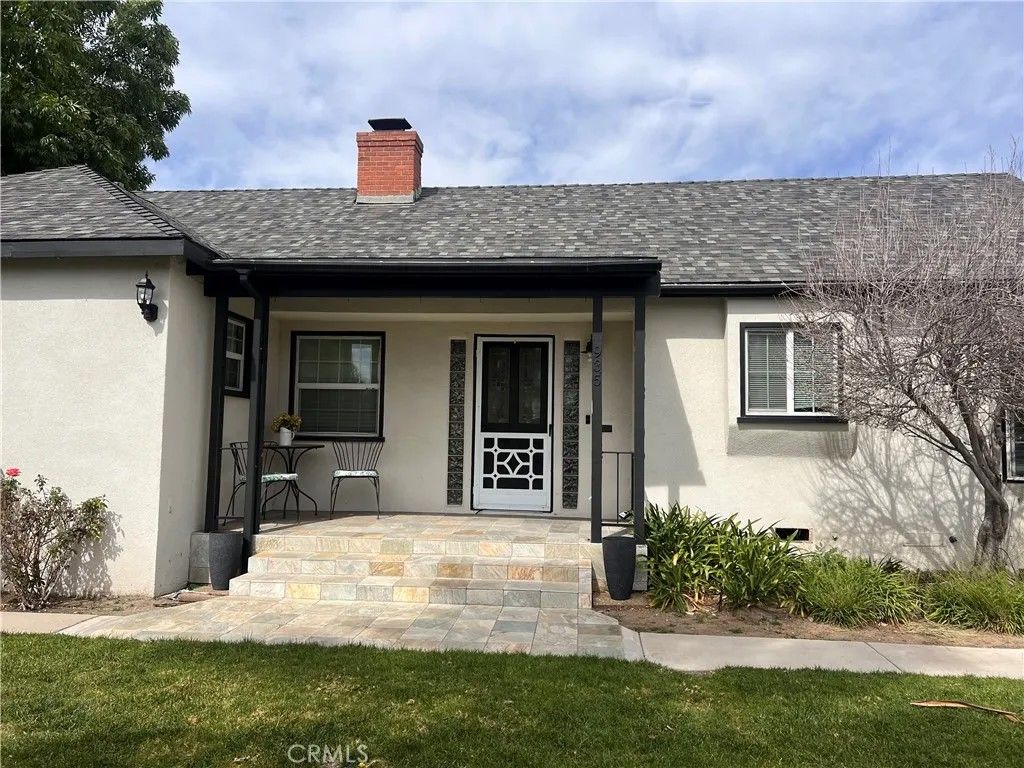 Photo of 935 N 1st Ave, Upland, CA 91786 (MLS # CV26059347)