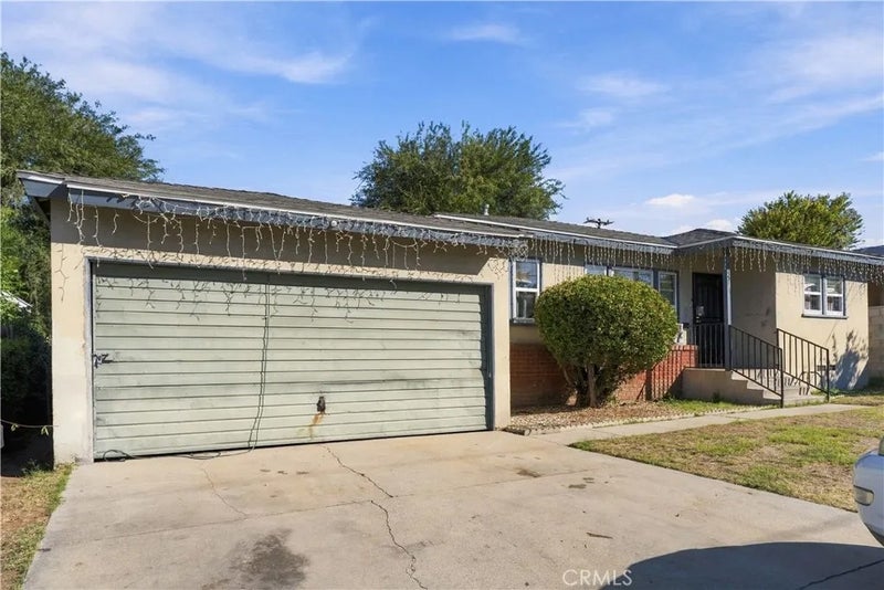 135 W Woodbury
