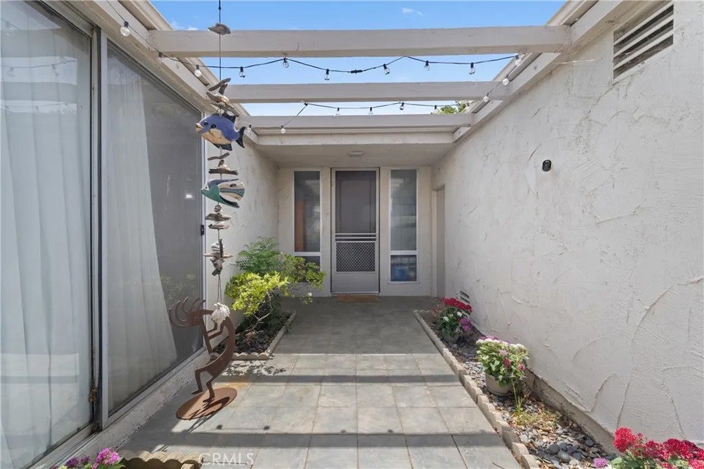 28317 Paseo Grande