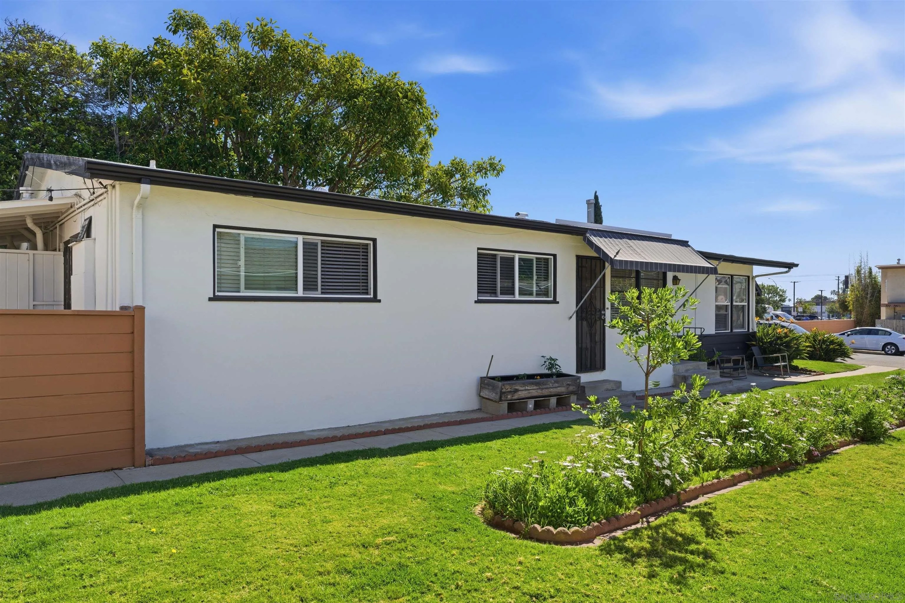 736-742 Agate Street