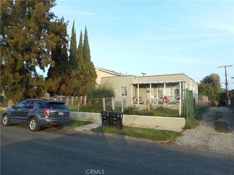 Photo of 12126 Ainsworth St, Los Angeles, CA 90044 (MLS # SB25280977)