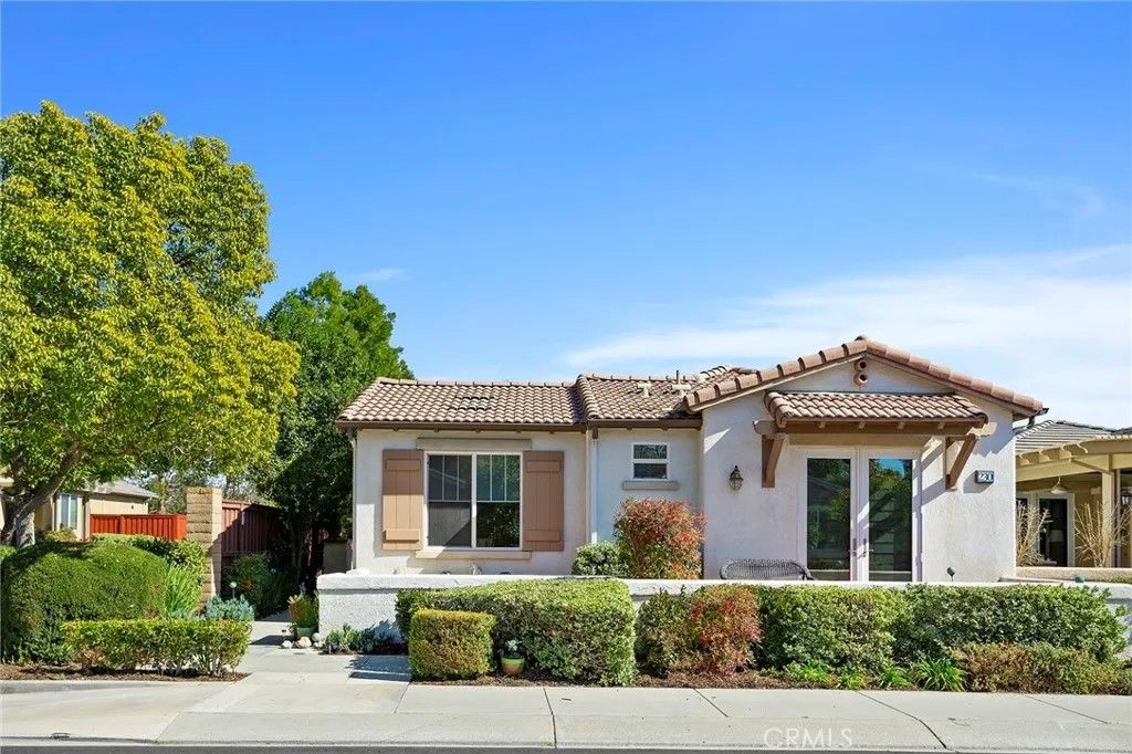 Photo of 230 Eagle Lane, Hemet, CA 92545 (MLS # SW26012938)